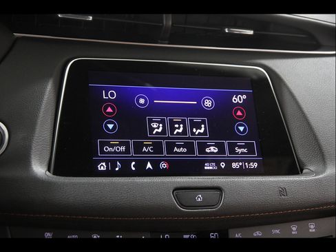 Used 2019 Cadillac XT4 Premium Luxury AWD/4WD image 14