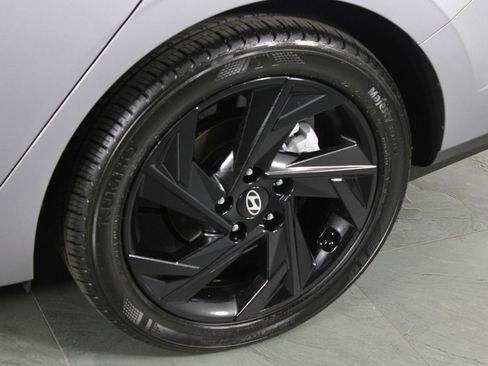 Used 2026 Hyundai Elantra Sport image 13