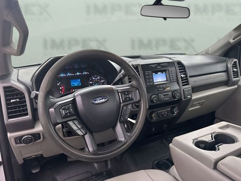 Used 2020 Ford F250 XL w/ Power Equipment Group image 11