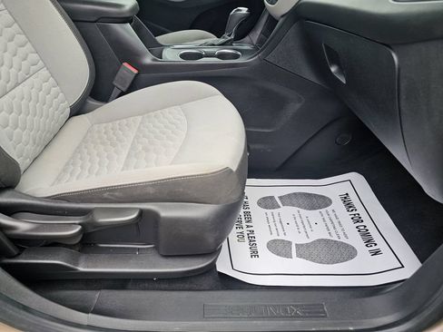Used 2019 Chevrolet Equinox LS w/ LS Convenience Package FWD image 18