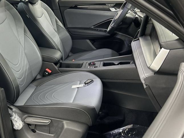 New 2026 Volkswagen Tiguan SE R-Line AWD/4WD image 23