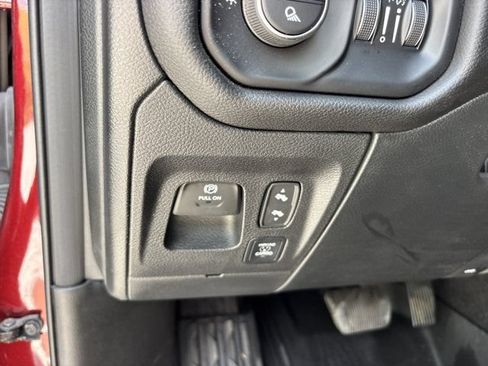 Used 2025 RAM 1500 Big Horn AWD/4WD image 21
