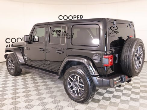 Used 2024 Jeep Wrangler Unlimited Sahara w/ Dual Top Group AWD/4WD image 23