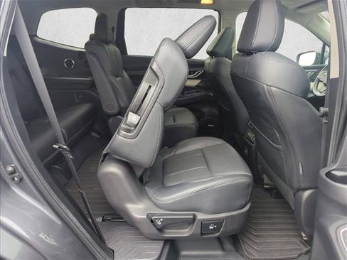 Used 2022 Subaru Ascent Limited w/ Technology Package image 23