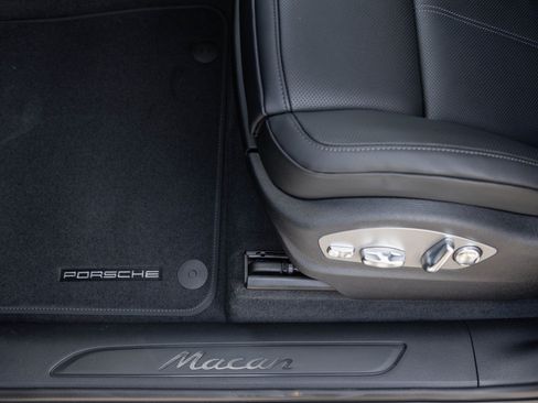 New 2026 Porsche Macan image 21