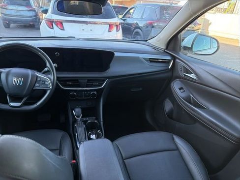 Used 2024 Buick Encore GX Sport Touring image 17