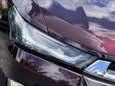 Used 2023 Chevrolet Traverse LT FWD image 28
