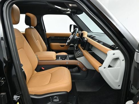 Used 2024 Land Rover Defender 130 S image 24