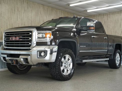 Used 2019 GMC Sierra 2500 SLT AWD/4WD image 4