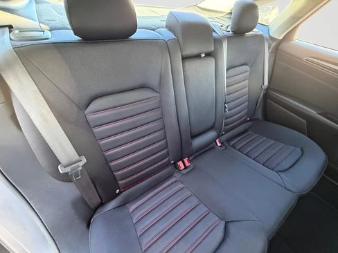 Used 2013 Ford Fusion SE FWD image 18