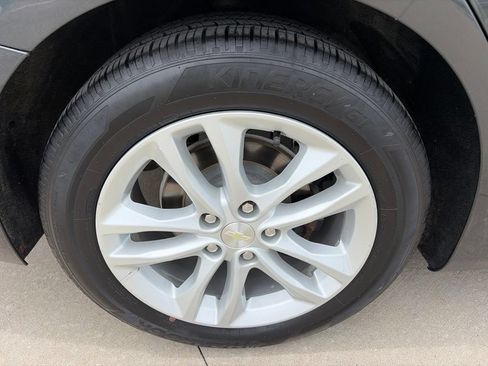 Used 2017 Chevrolet Malibu LT FWD image 21