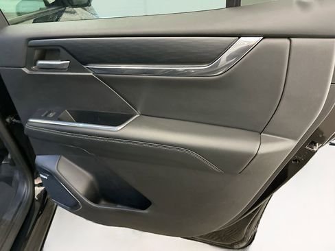 Used 2024 GMC Acadia Elevation image 33