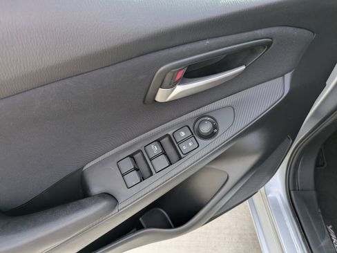 Used 2020 Toyota Yaris LE image 9