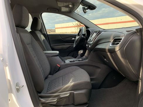 Used 2024 Chevrolet Equinox LT image 30