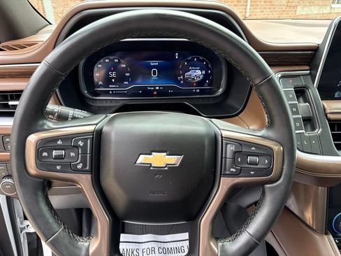 Used 2023 Chevrolet Suburban High Country AWD/4WD image 23