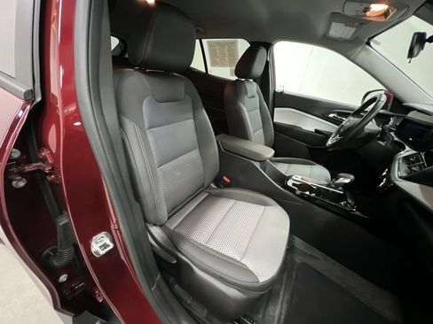 Certified 2024 Chevrolet Trax LT w/ Driver Confidence Package FWD image 26