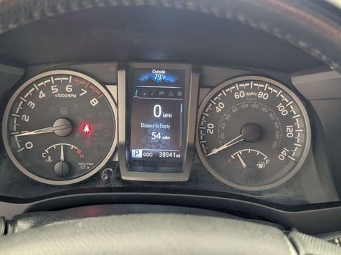 Used 2023 Toyota Tacoma TRD Sport w/ TRD Premium Sport Package AWD/4WD image 18