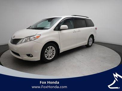 Used 2017 Toyota Sienna XLE Premium