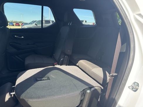 Used 2023 Chevrolet Traverse LT FWD image 15