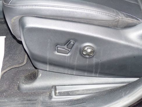 Used 2025 Chrysler Pacifica Select FWD image 20