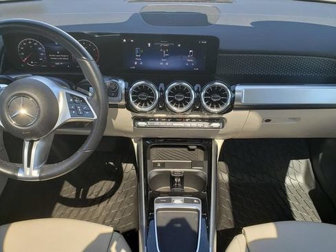Used 2024 Mercedes-Benz GLB 250 4MATIC image 16