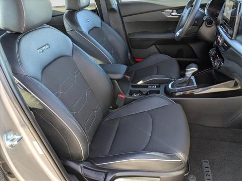 Used 2023 Kia Forte GT-Line w/ GT-Line Technology Package image 20