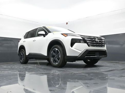 Used 2024 Nissan Rogue SV FWD image 46