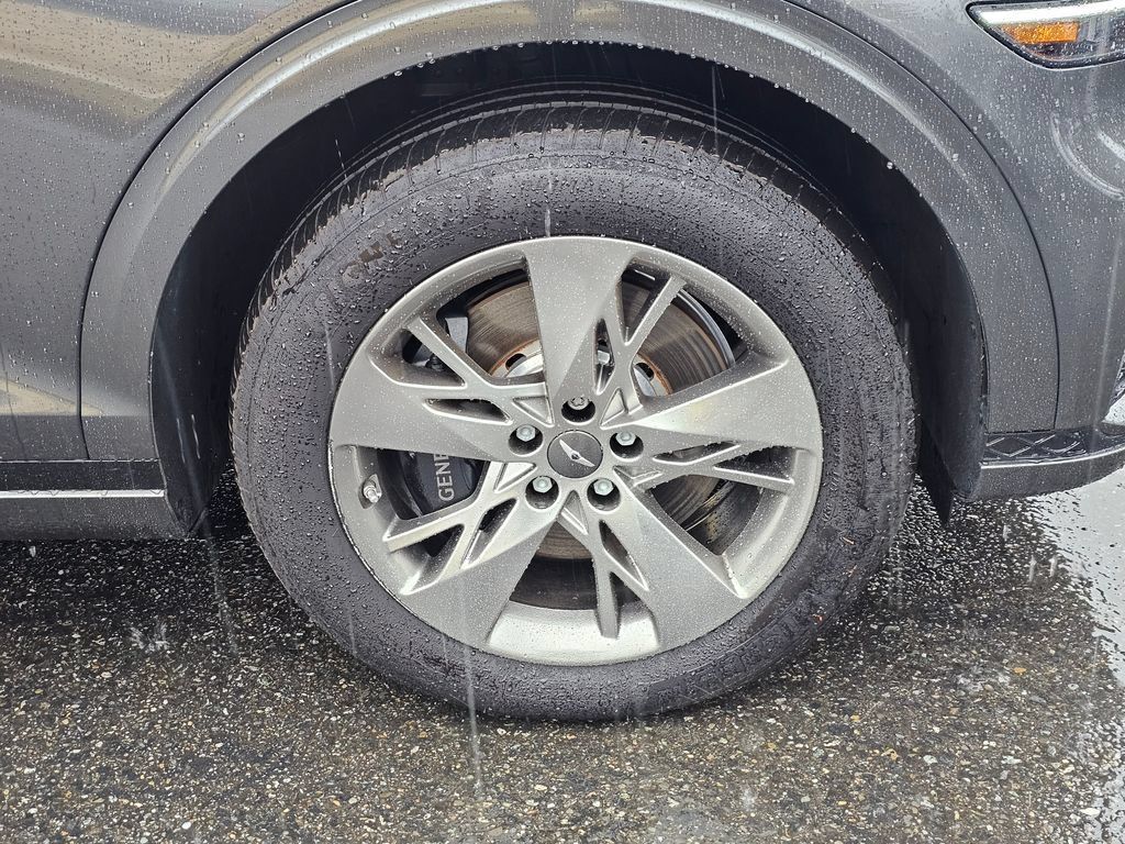 Certified 2025 Genesis GV70 3.5T Sport AWD/4WD image 31
