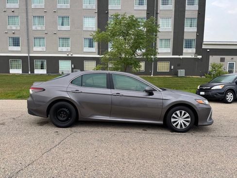 Used 2021 Toyota Camry LE FWD image 13