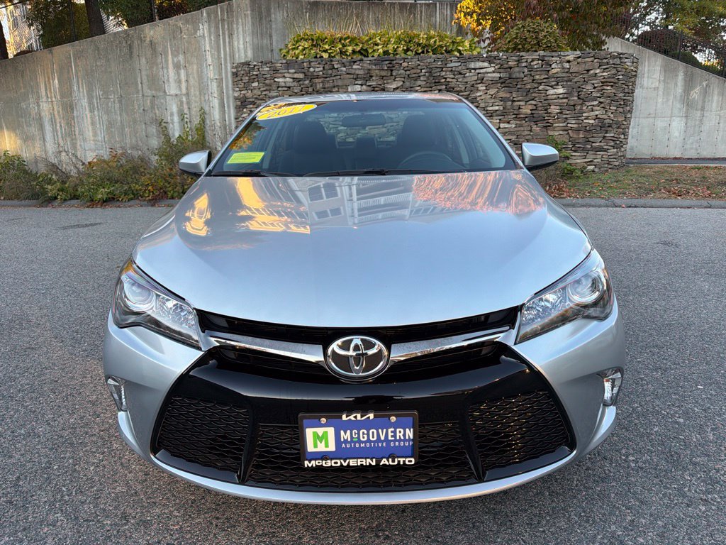 Used 2017 Toyota Camry SE w/ Moonroof Package FWD image 10