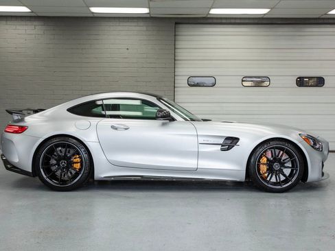 Used 2018 Mercedes-Benz AMG GT R image 3
