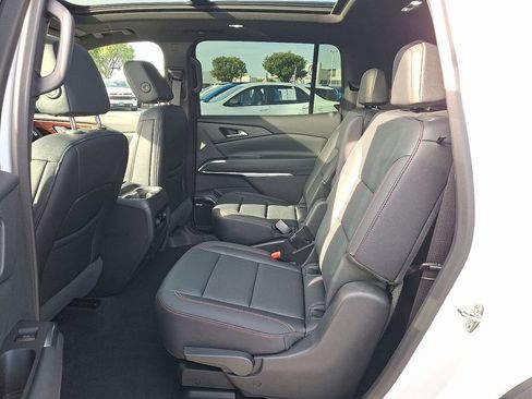 Certified 2025 Chevrolet Traverse Z71 w/ Enhanced Driving Package AWD/4WD image 10
