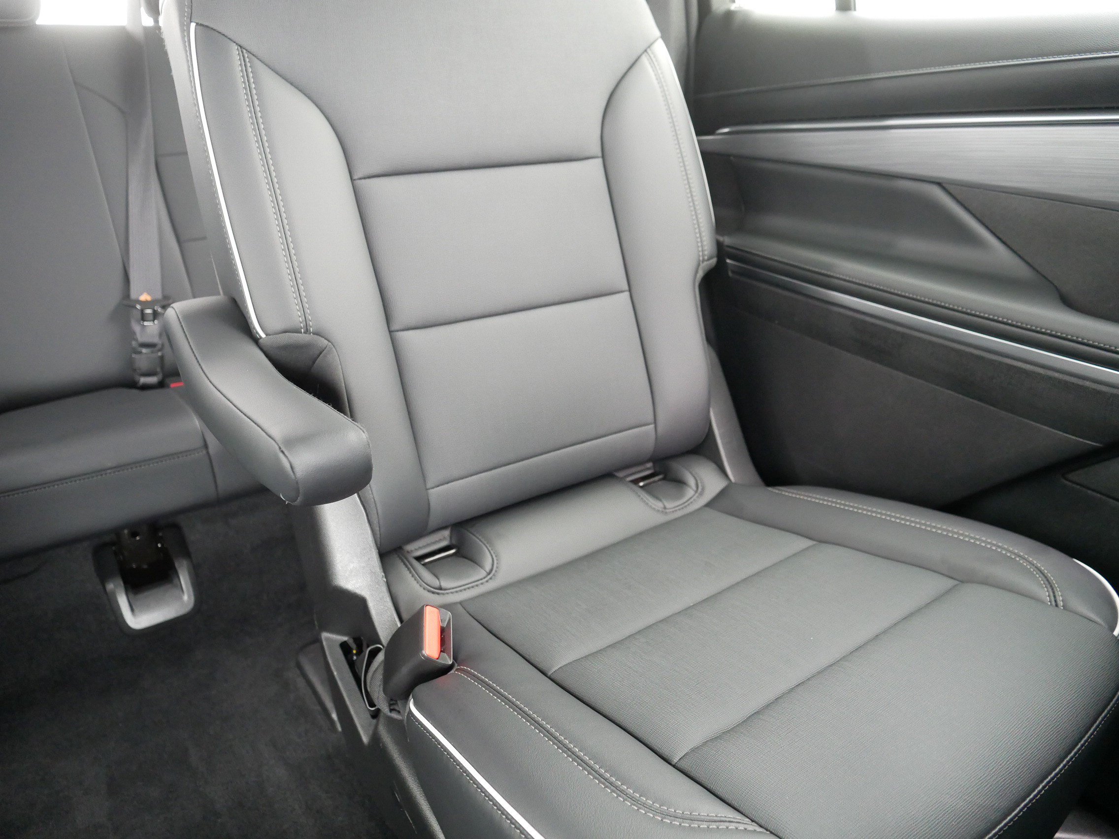 Used 2026 Buick Enclave Preferred AWD/4WD image 14