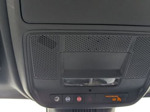 Used 2025 Chevrolet Equinox LT w/ Safety and Technology Package FWD image 24