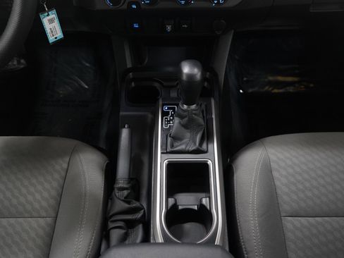 Used 2020 Toyota Tacoma SR5 image 15