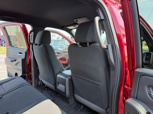 Used 2024 Nissan Frontier Pro-X RWD image 19
