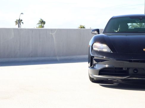 New 2026 Porsche Taycan image 12