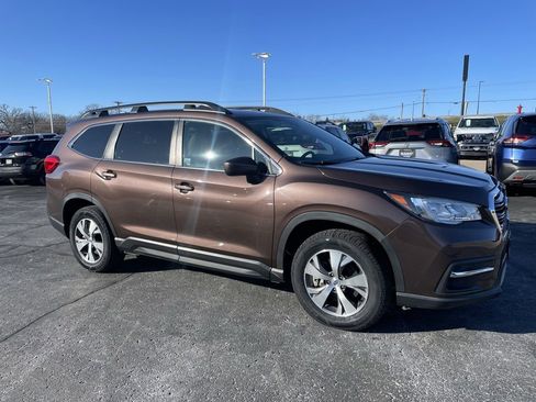 Used 2020 Subaru Ascent Premium w/ Convenience Package image 2