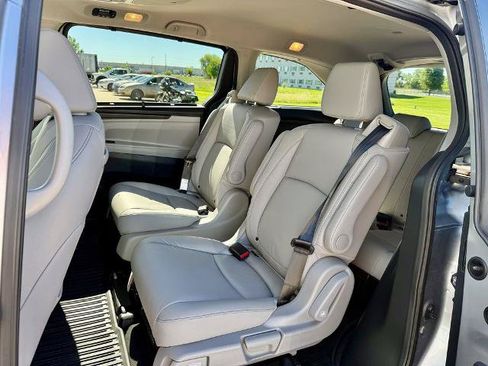 Used 2023 Honda Odyssey Touring image 12