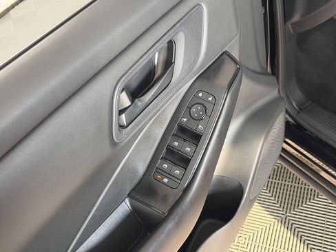 Used 2024 Nissan Rogue S FWD image 24