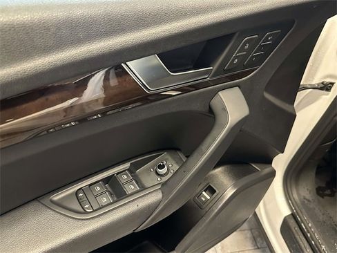 Used 2020 Audi Q5 2.0T Premium w/ Convenience Package image 20