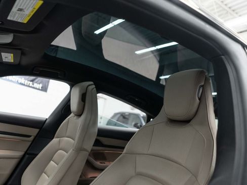 Used 2022 Porsche Taycan RWD image 9