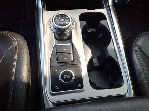 Used 2021 Ford Explorer Limited w/ Equipment Group 301A AWD/4WD image 13