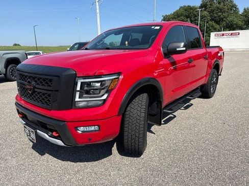 Used 2023 Nissan Titan PRO-4X w/ Pro-4x Convenience Package AWD/4WD image 2