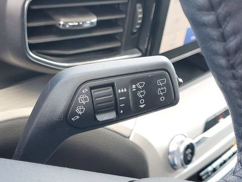 Certified 2023 Ford Explorer XLT w/ Equipment Group 202A AWD/4WD image 19