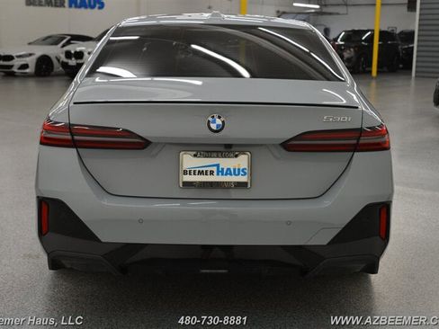Used 2026 BMW 530i w/ M Sport Package RWD image 10