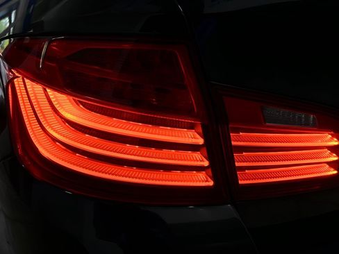 Used 2015 BMW 535i xDrive Sedan AWD/4WD image 38