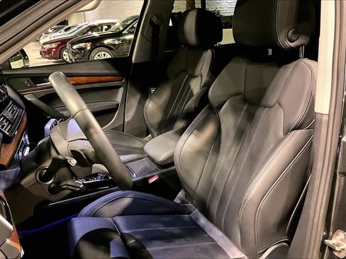 Used 2021 Audi Q5 e Prestige w/ Prestige Package image 7