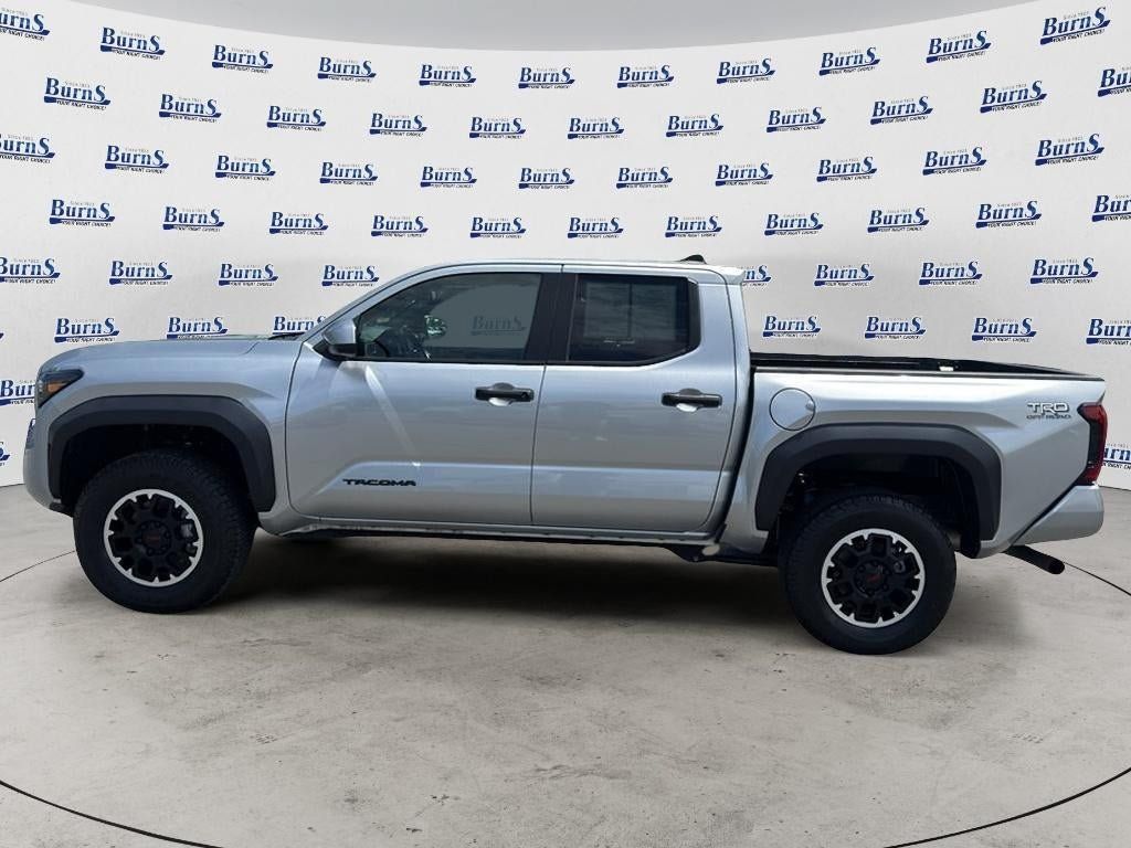Used 2024 Toyota Tacoma TRD Off-Road AWD/4WD image 4