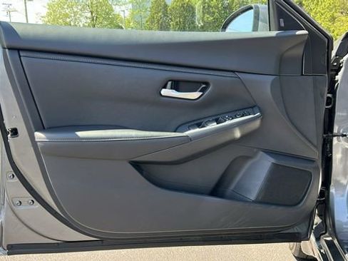 Certified 2025 Nissan Sentra SV FWD image 9